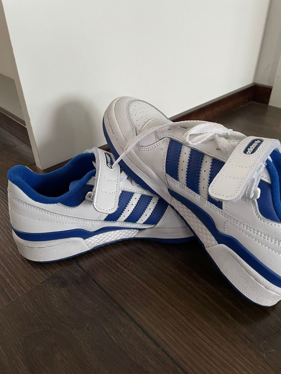 Adidas kengät