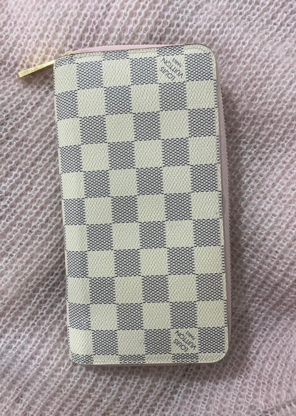 Louis Vuitton Zippy wallet