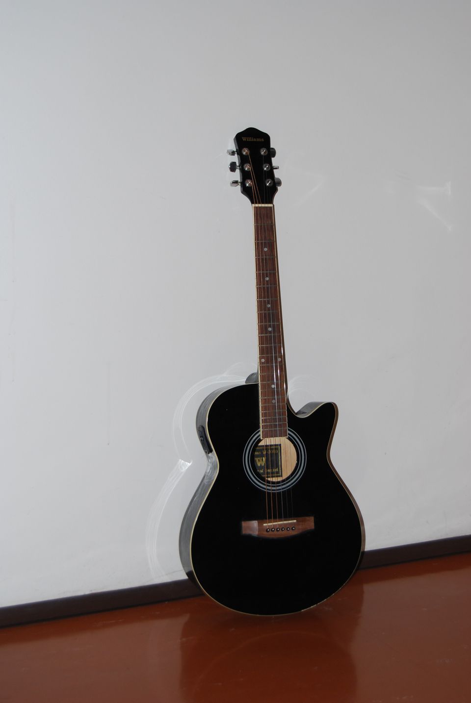 Elektroakustinen täysikokoinen kitara Williams  W-3000