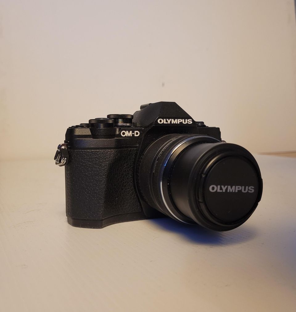 Olympus  OM-D E-M10 Mark III +14-42mm objektiivi
