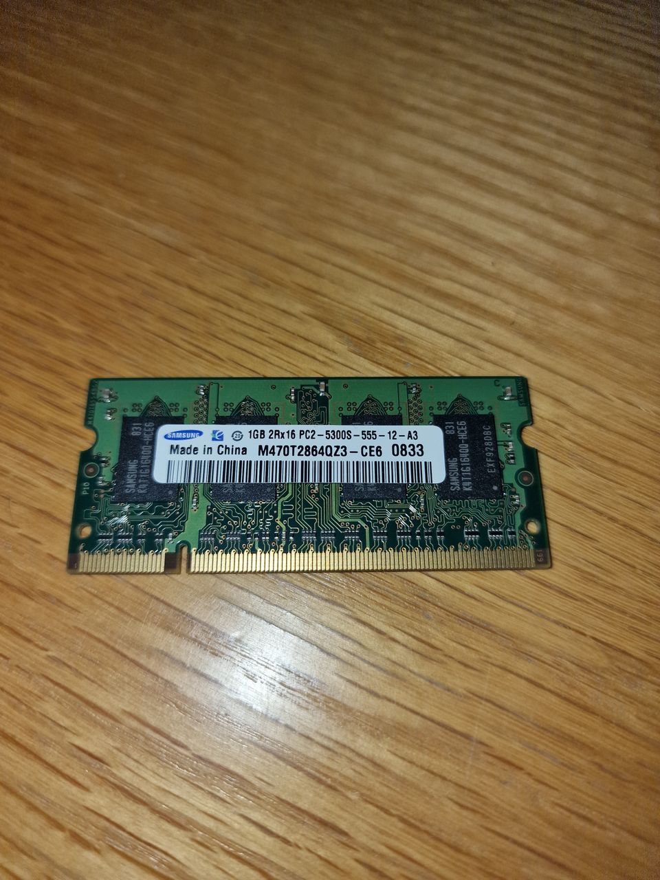 Samsung 1GB PC2-5300 DDR2-667MHz Non-ECC Unbuffered CL5 M470T2864QZ3-CE6