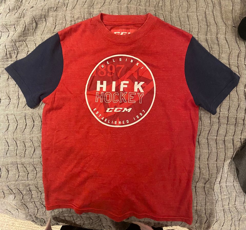HIFK treenivaatteita (huppari, shortsit, t-paita)