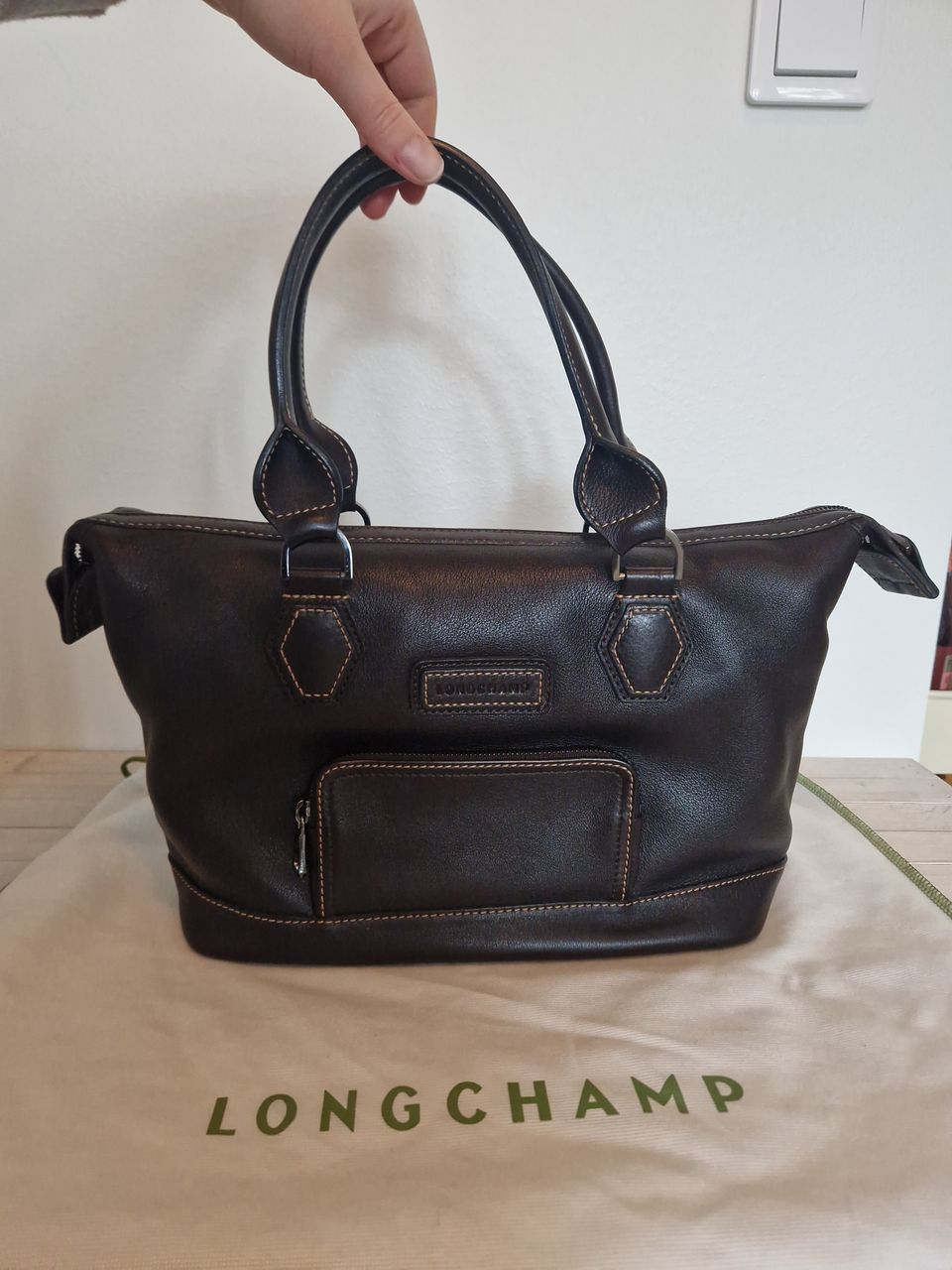 Longchamp tummanruskea laukku