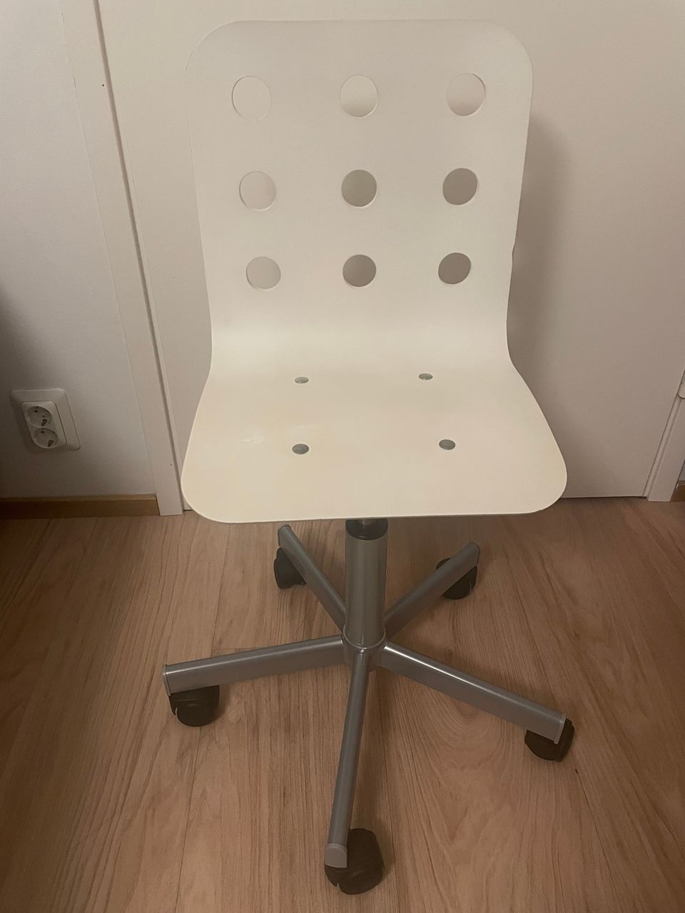 Kirjotuspöydän tuoli