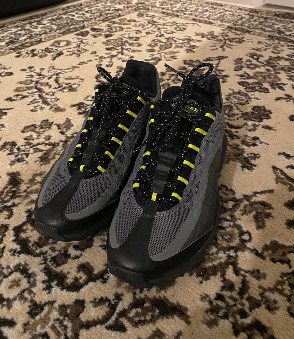 Nike 95 Grey/Volt