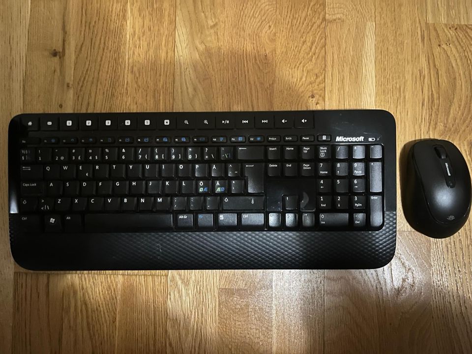 Microsoft Wireless Keyboard 2000 and mouse