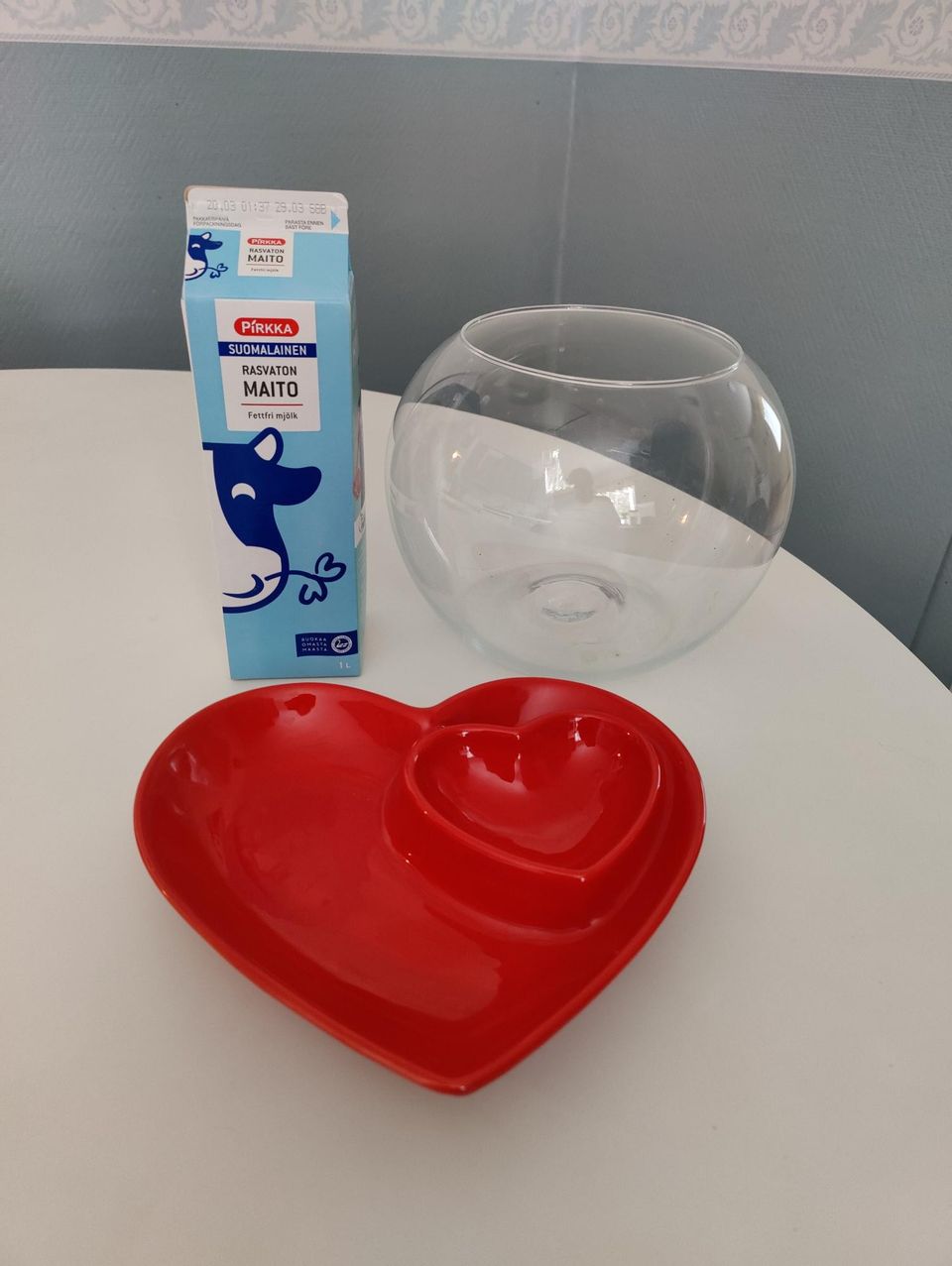 Pyöreä lasimalja tai sydänvati 3e/kpl