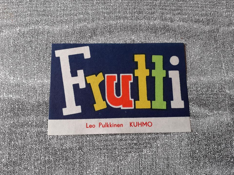 Frutti etiketti