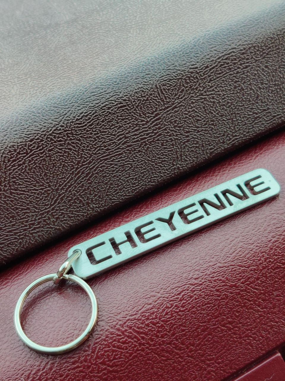 Uusi Chevrolet Cheyenne avaimenperä