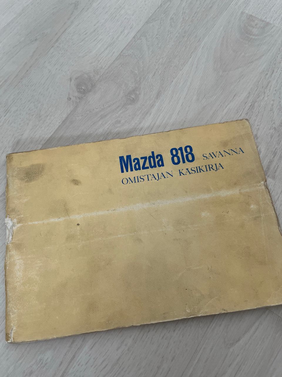 Mazda 818 savanna omistajan käsikirja