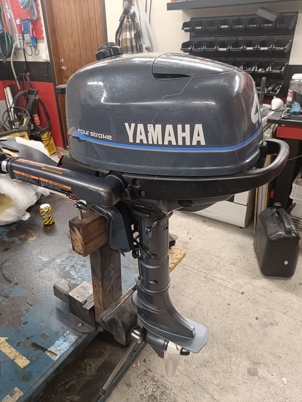 Yamaha f4 4hv perämoottori "myös vaihto"