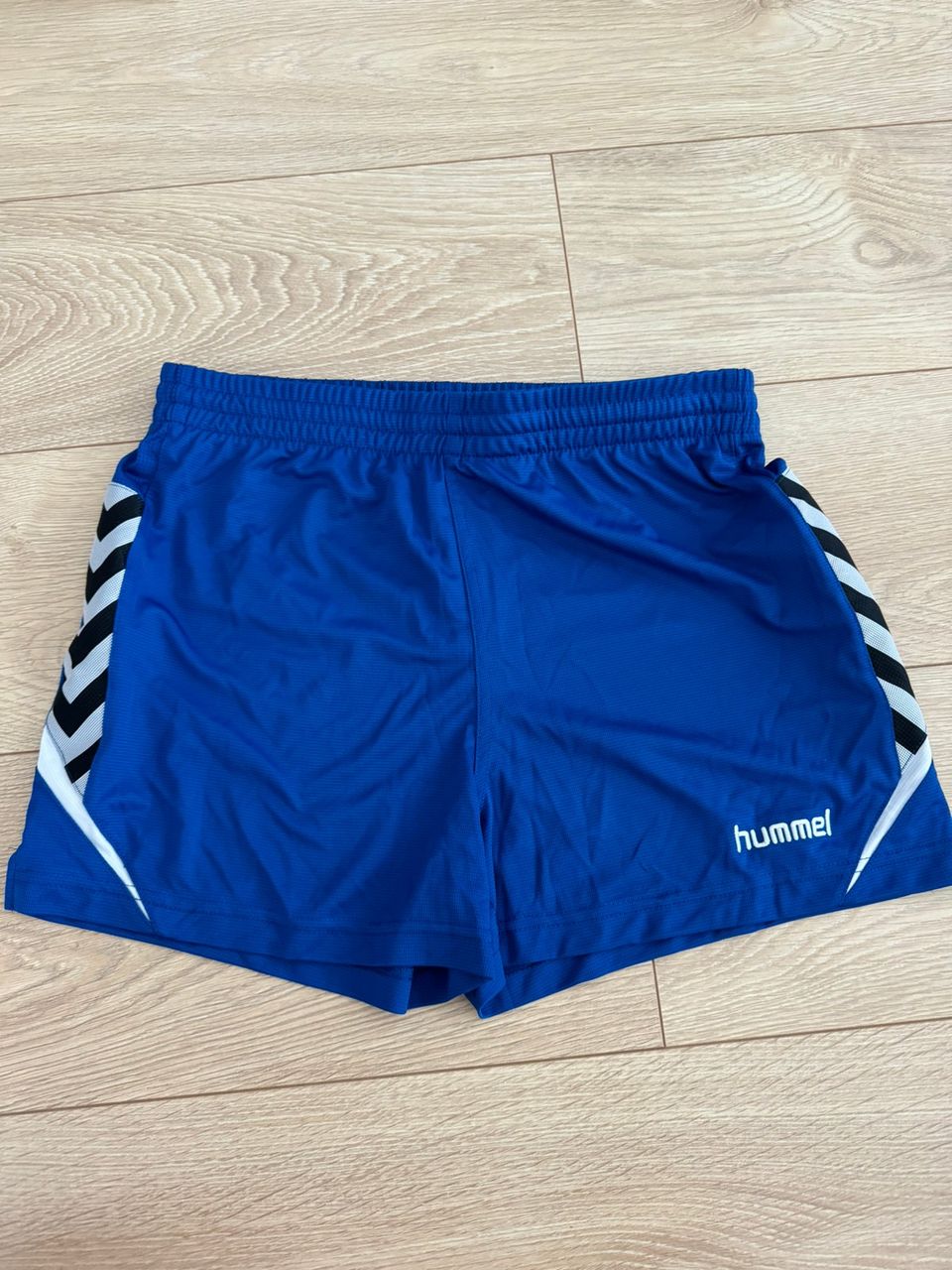 Hummel shortsit