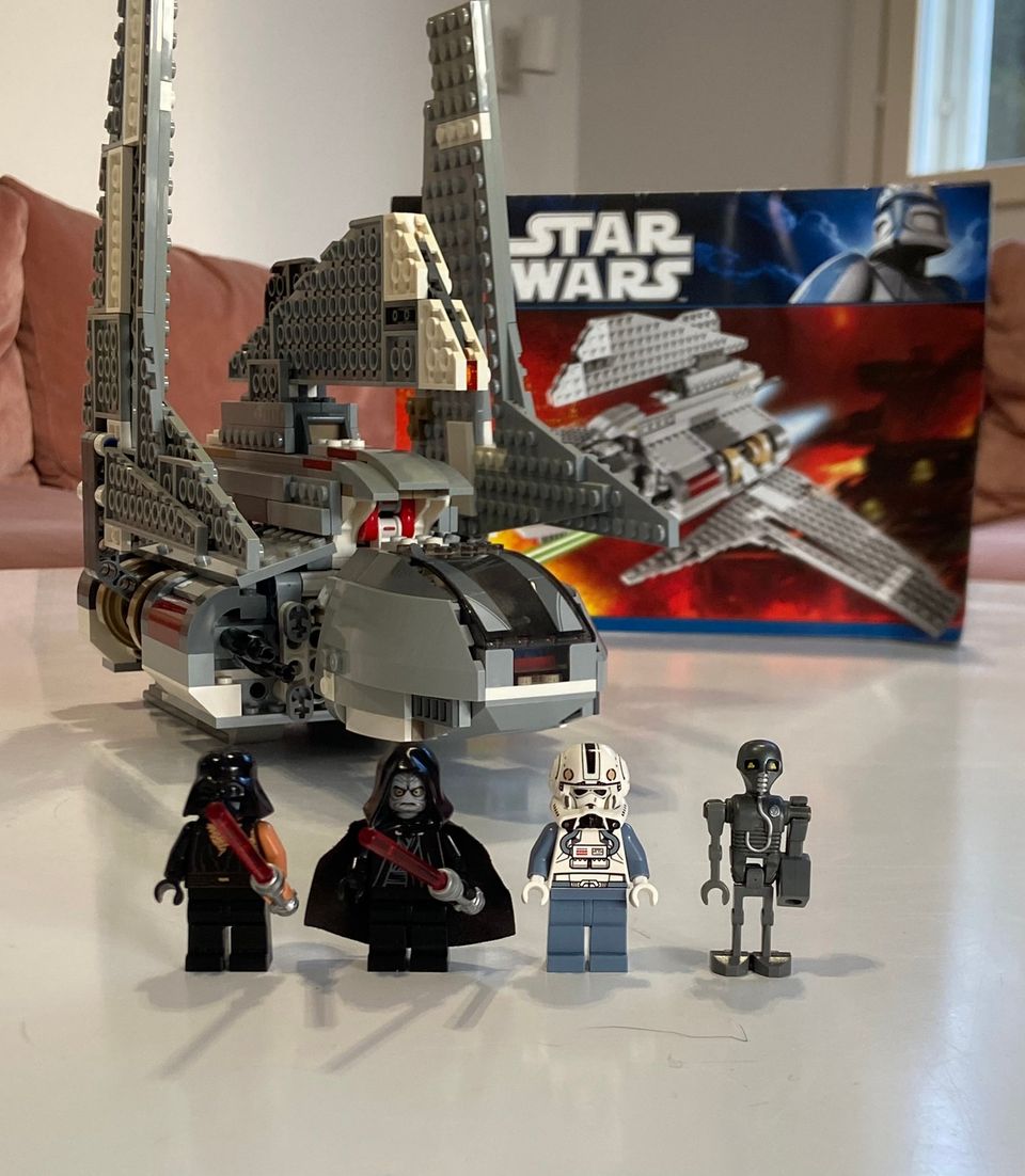 LEGO Star Wars 8096 Emperor Palpatine’s Shuttle
