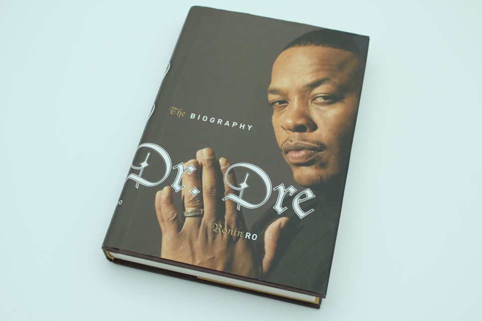 Dr. Dre: The Biography ; Ronin Ro