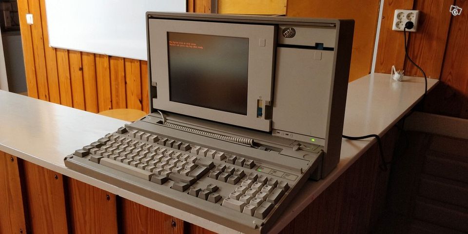 Vanha IBM läppäri