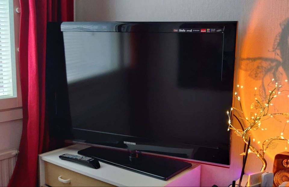 Samsung LCD 40 tuumainen televisio LE40B535P7W