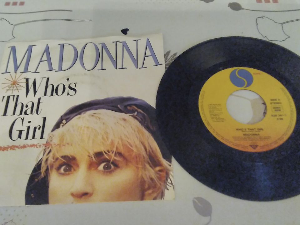 Madonna 7" Who's that girl / White heat