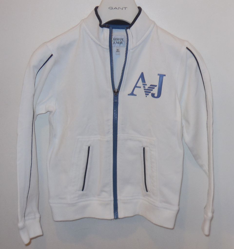 Armani Junior valkoinen swetari 130 cm 8)
