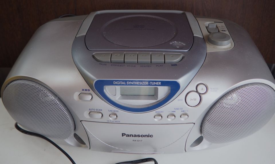 Panasonic RX-D17 - CD - Radio - Kasetti