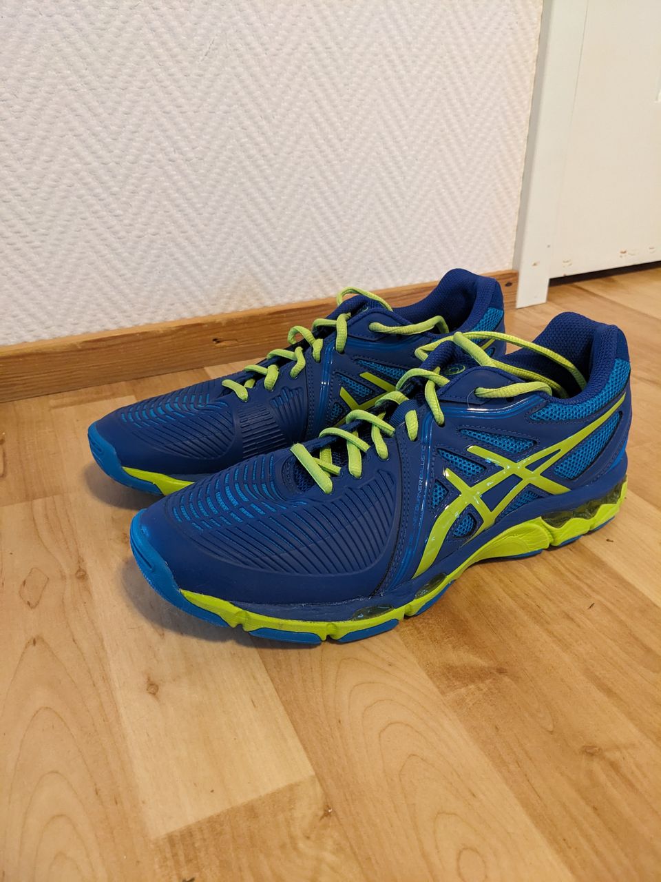 Asics sisäpelikengät