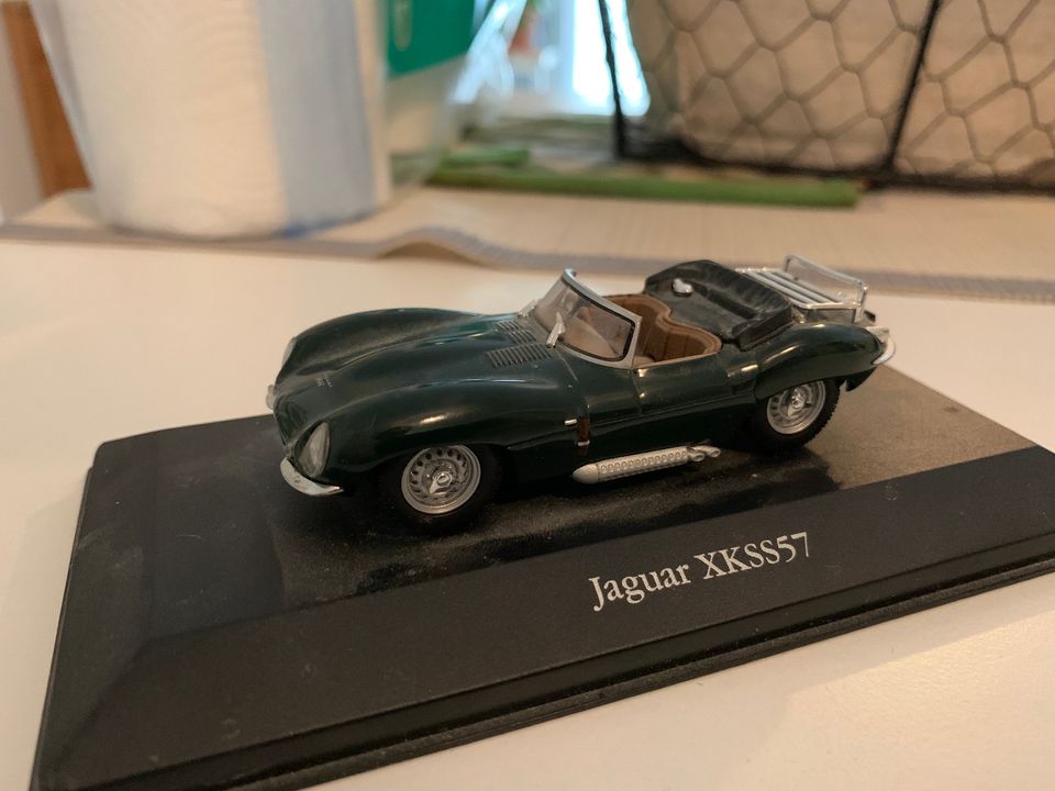 Jaguar XKSS57 pienoismalli