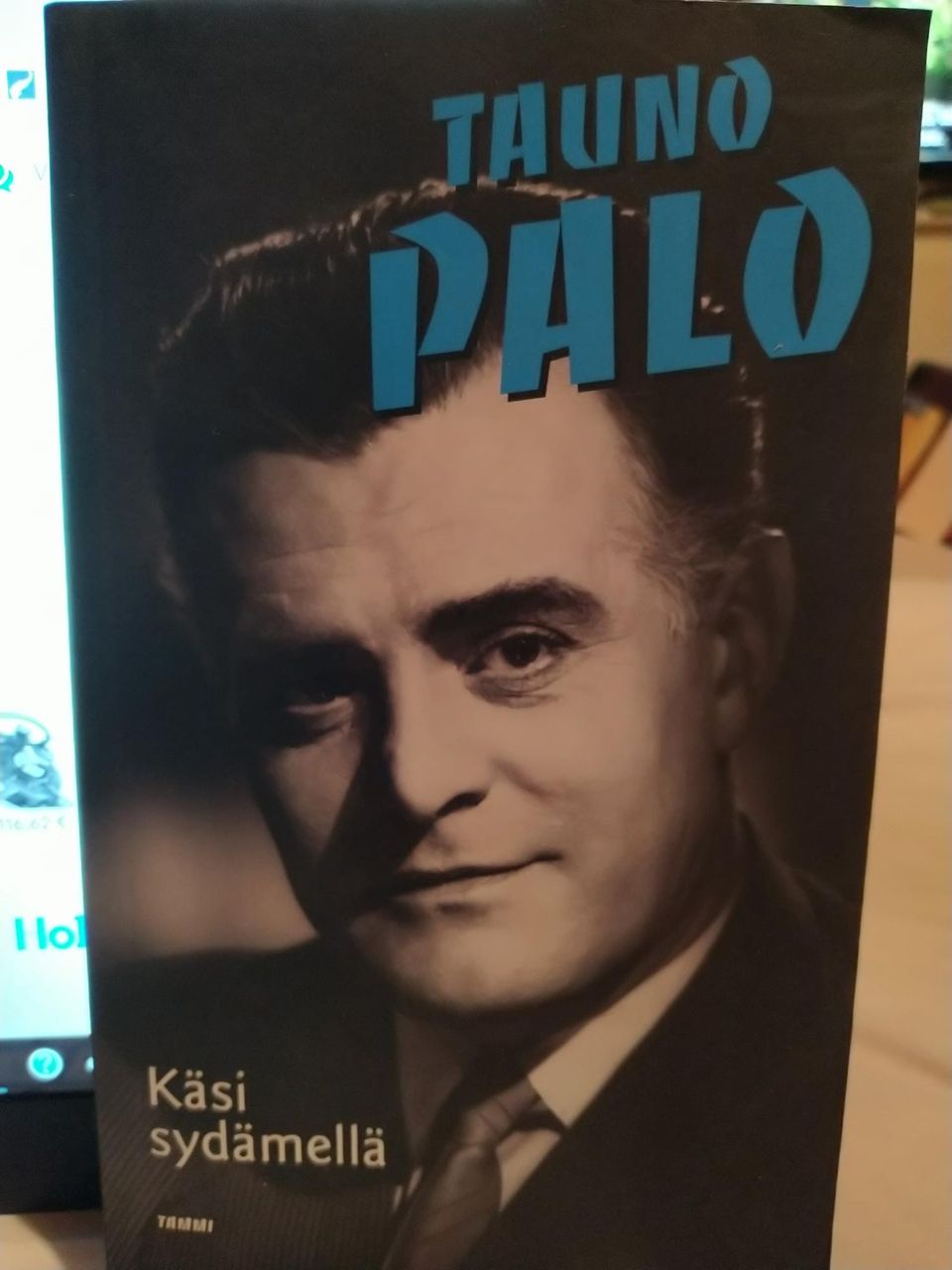 Tauno Palo - Käsi sydämellä