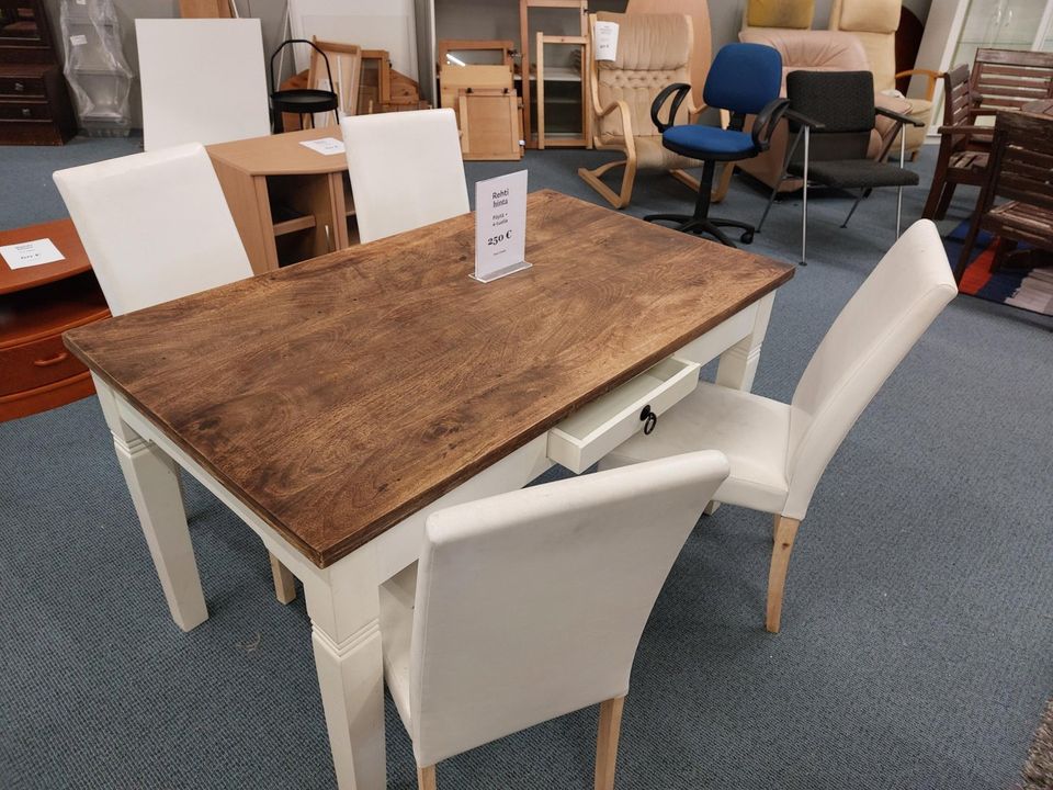 Pöytä+4 tuolia
