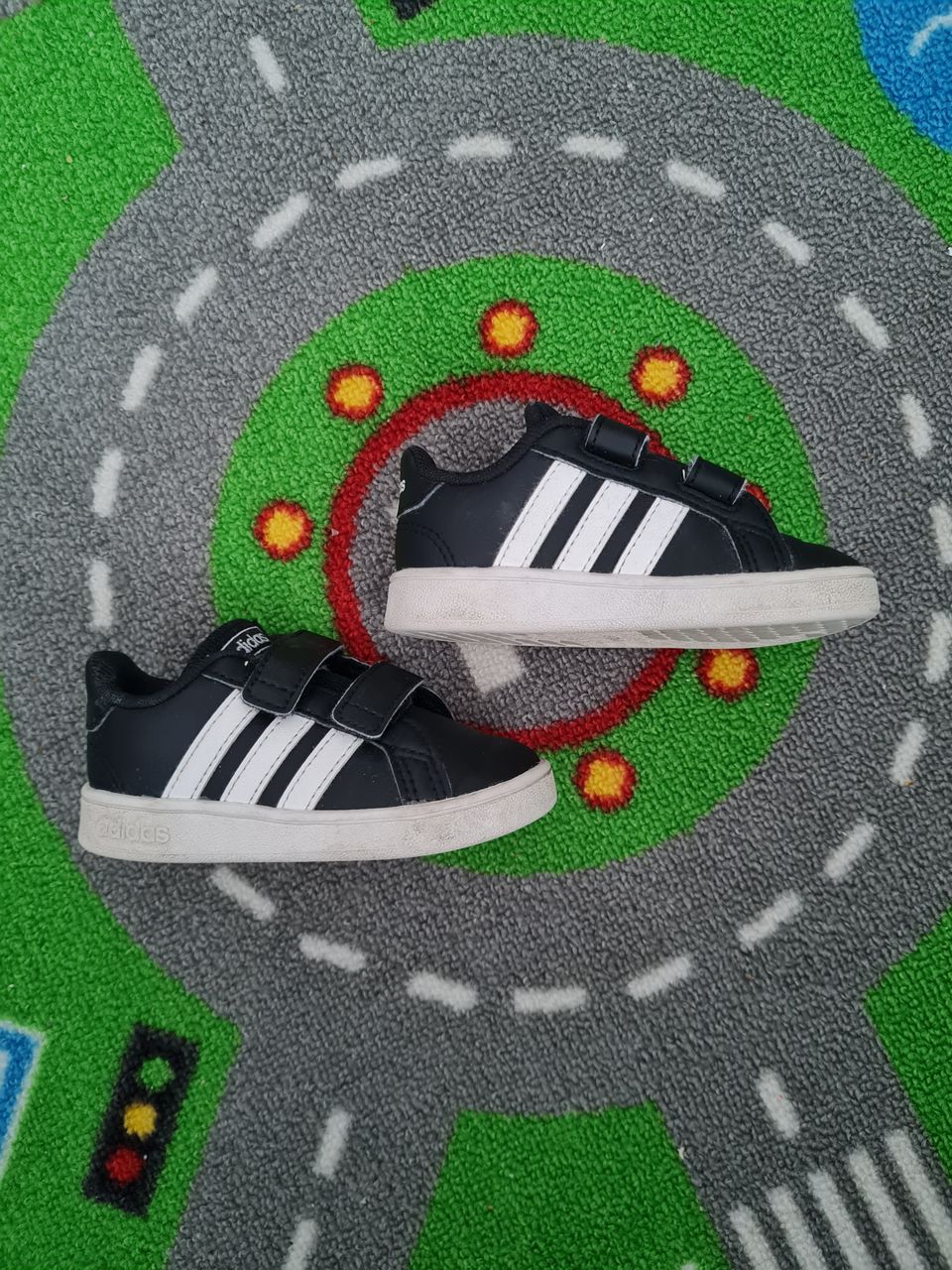 Adidas tennarit 21