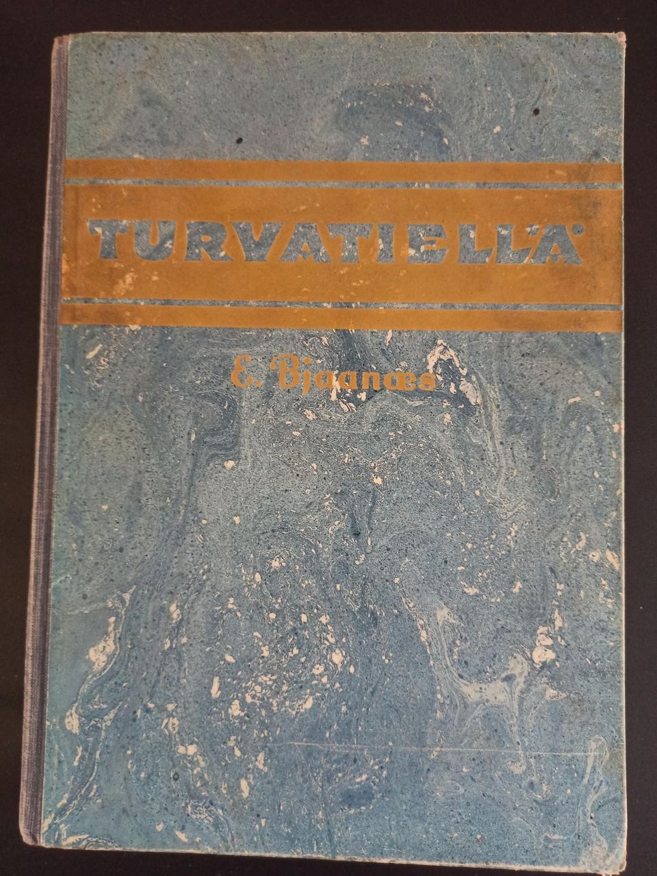 E. Bjaanaes, Turvatiellä, v. 1949