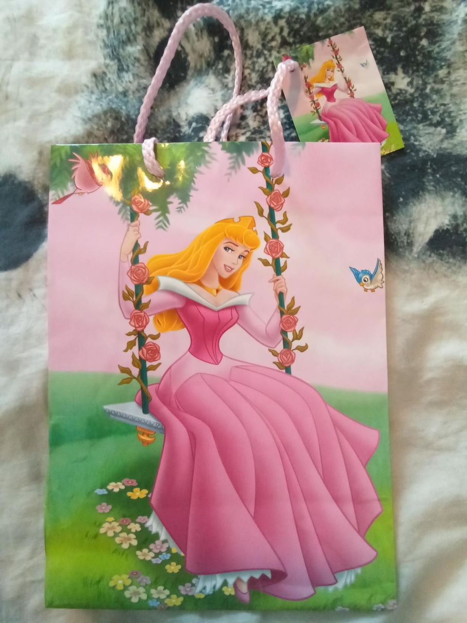 Uusi Disney prinsessa Ruusunen lahjapussi+ kortti