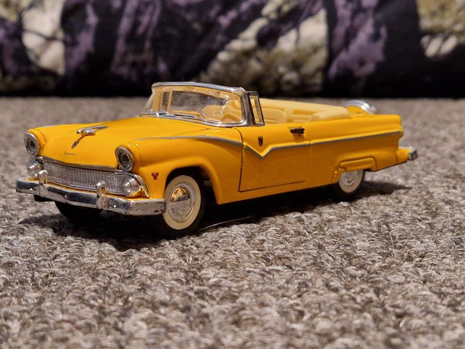 Ford Crown Victoria 1955 1/34