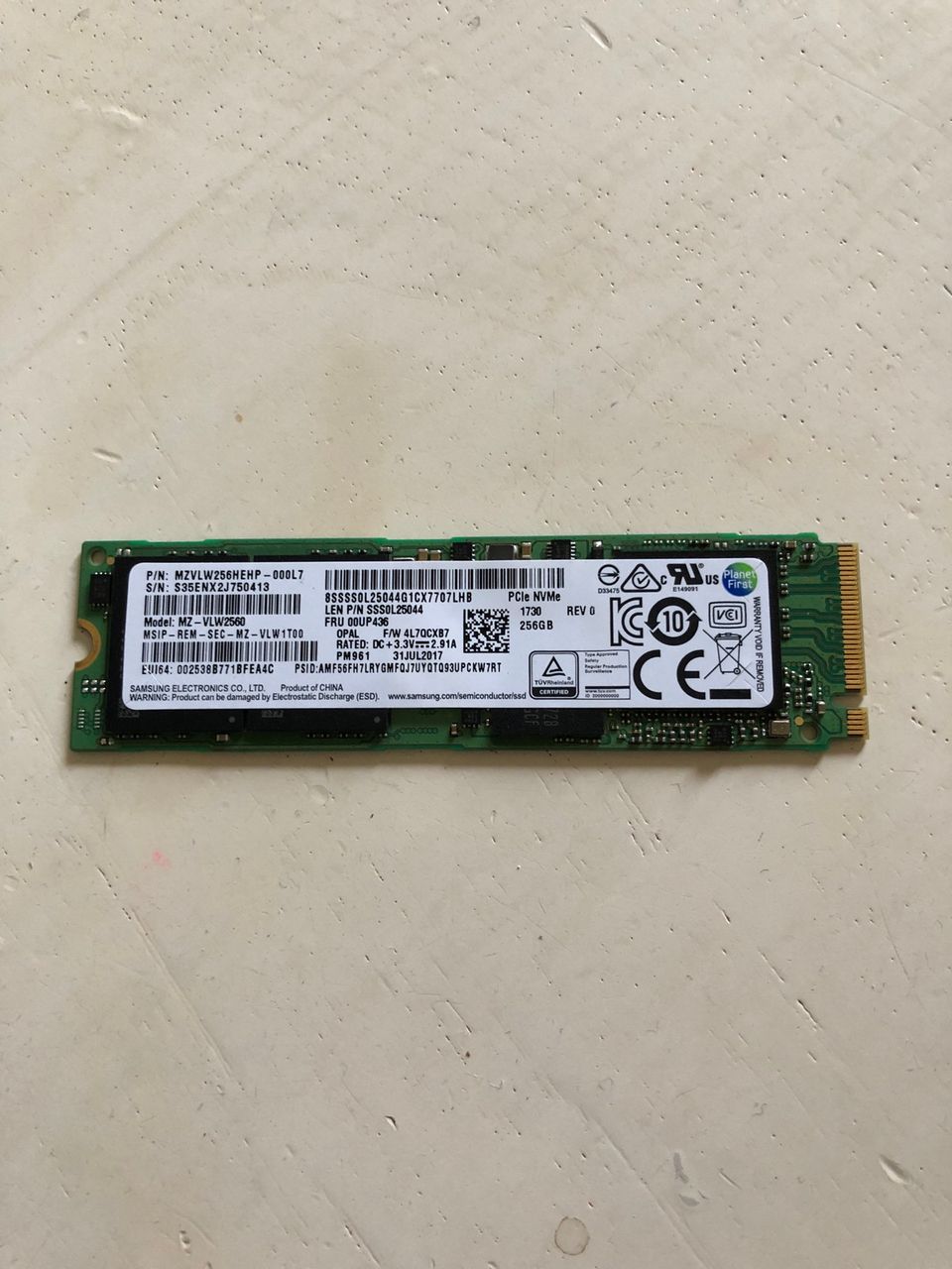256GB M.2 SSD NVMe PCI Express 3.0 x4 NVMe 2280 Samsung MZVLW256HEHP