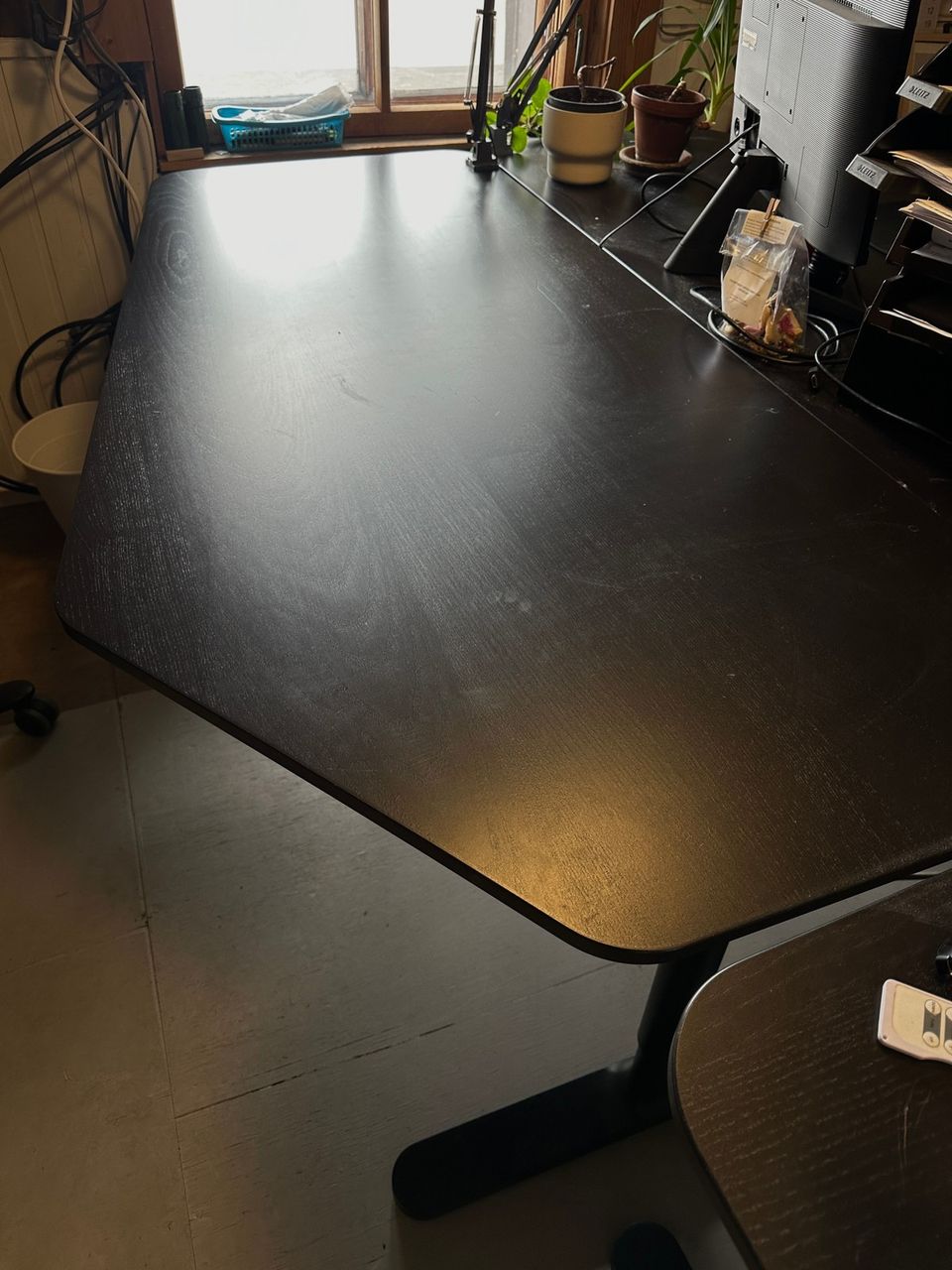 Työpöytiä 3kpl