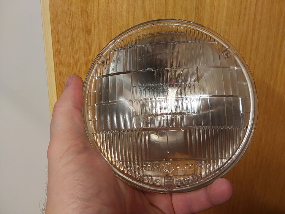 5 3/4" sealed beam umpio