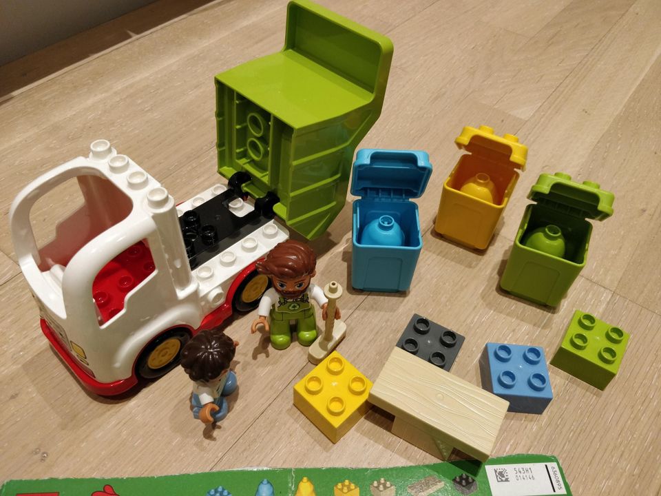 Lego Duplo kuorma-auto ja kierrätyspiste