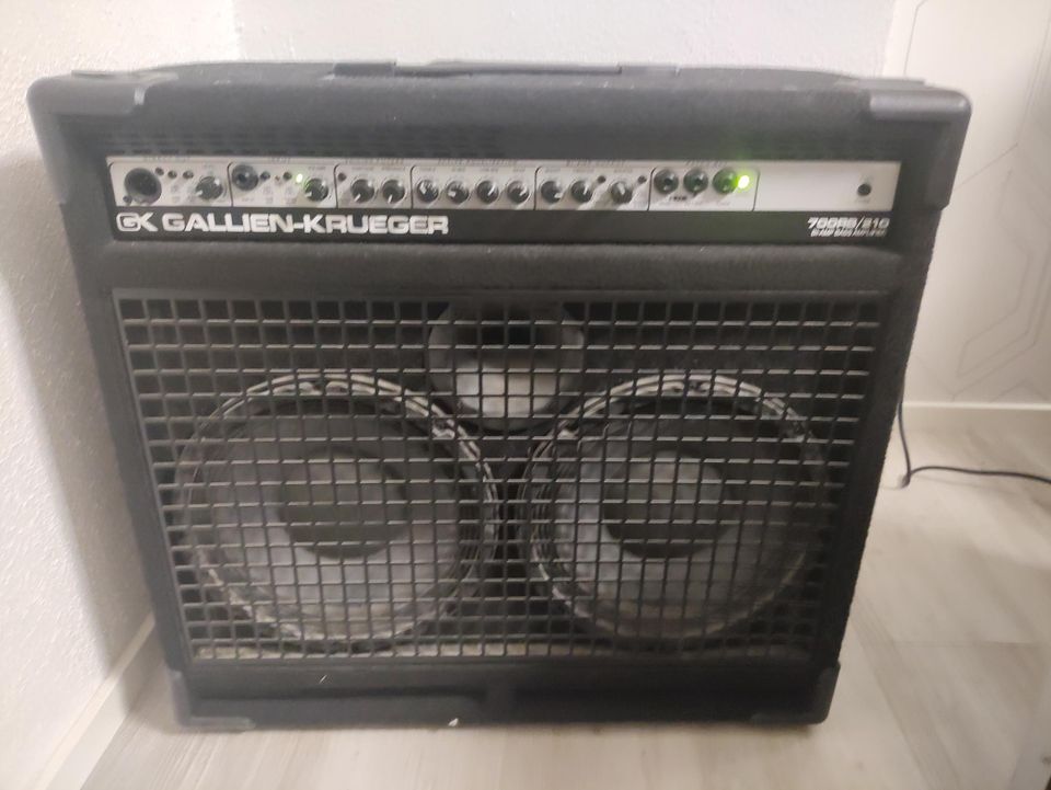 Gallien -Krueger 700 rb/210 bi-amp bass amplifier