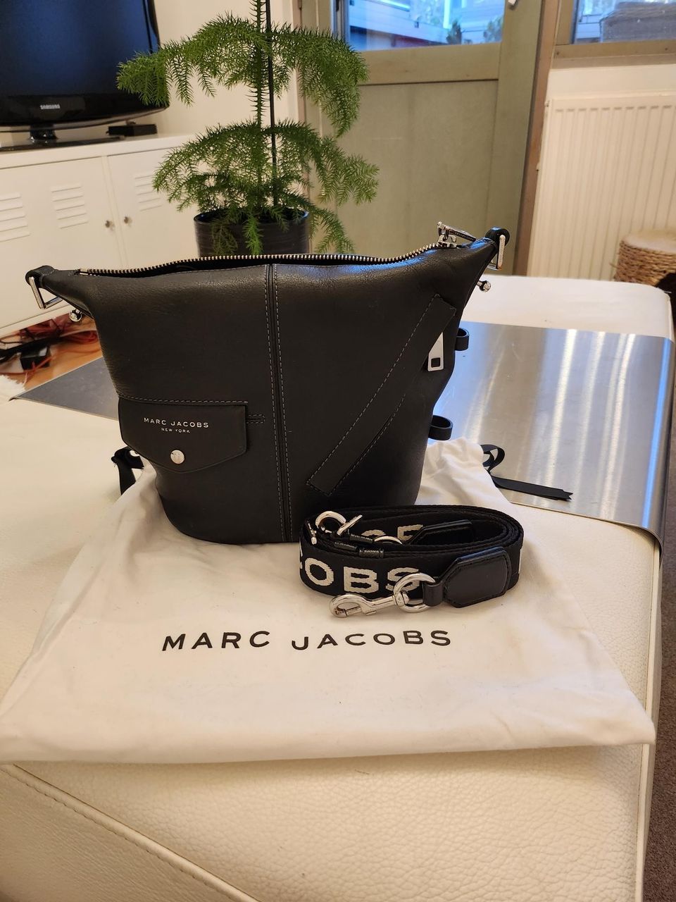 Marc Jacobs-laukku nahkaa