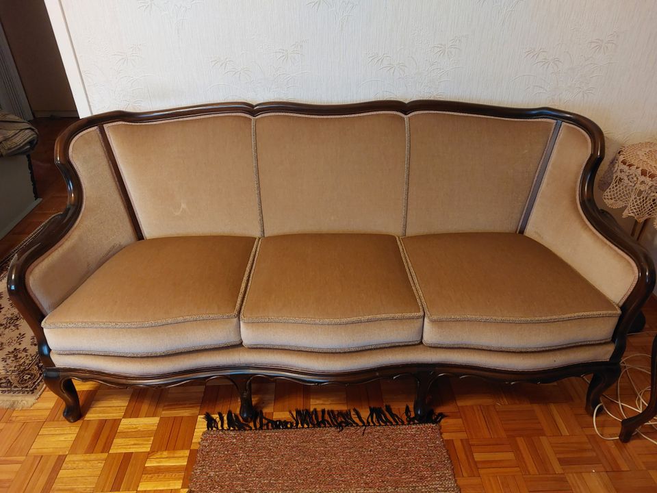 Ruolan myöhäisbarokkinen sohva