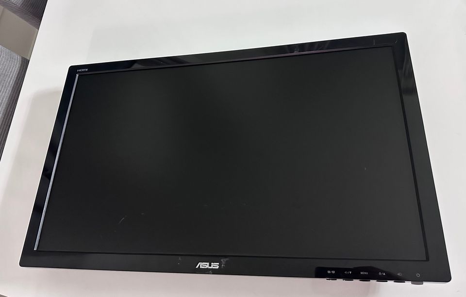 Asus VE247H 24 FullHD 2015 / ei jalusta.