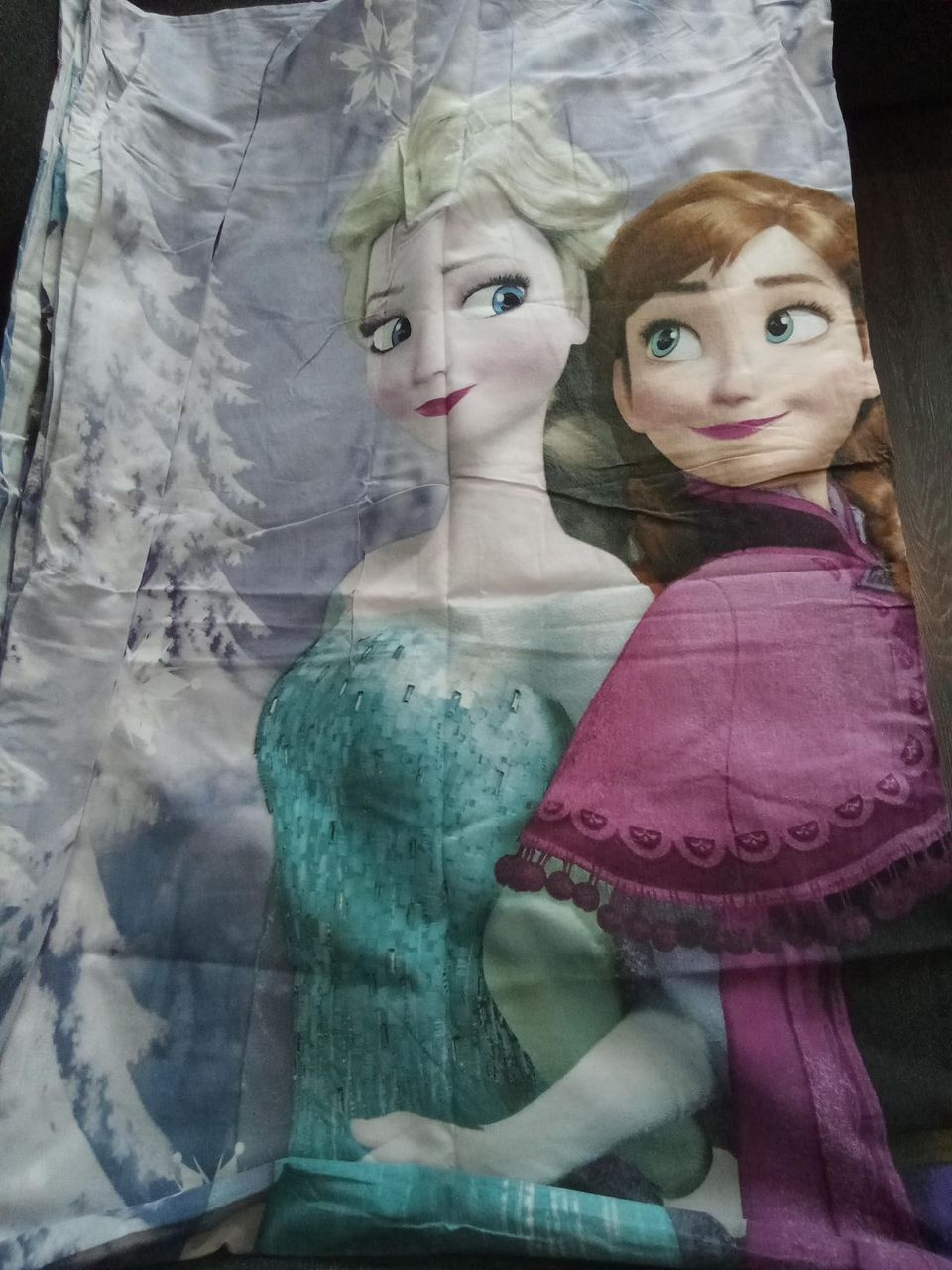 Disney Frozen pussilakana  p.190 cm l.133 cm