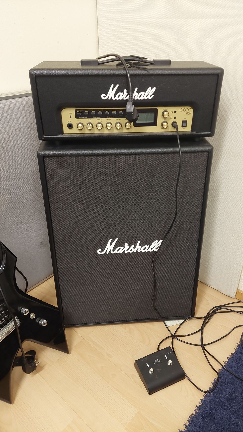 Marshall Code 100H + Marshall Code212 kitaravahvistin