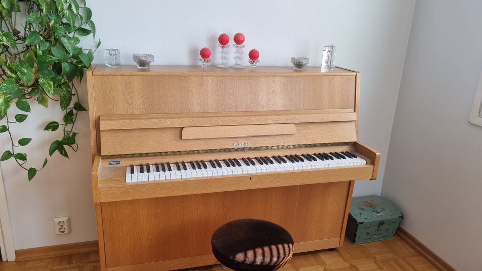 Hellas piano