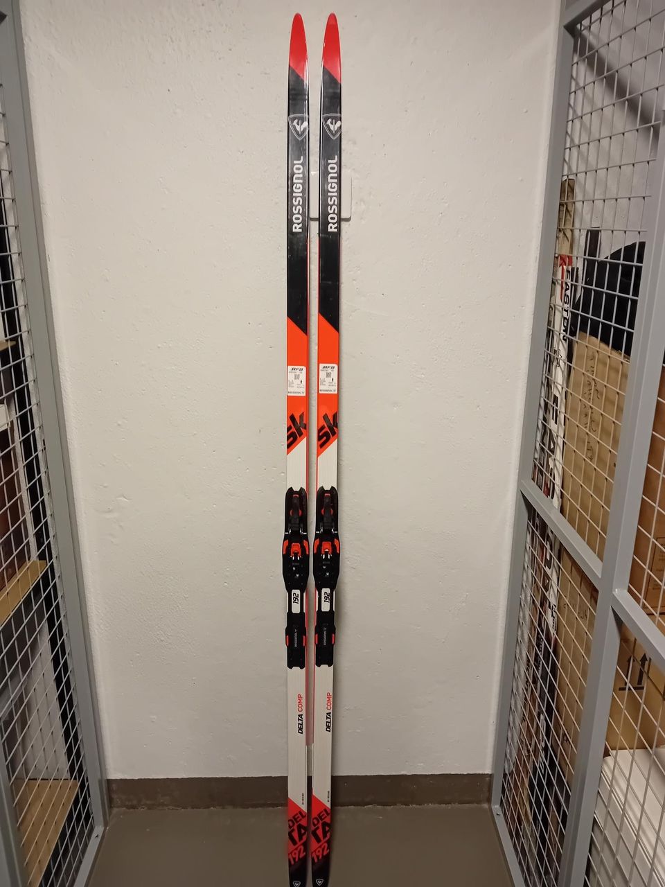 Myydään Rossignol Delta Comp SK vapaan sukset,Race pro siteet.