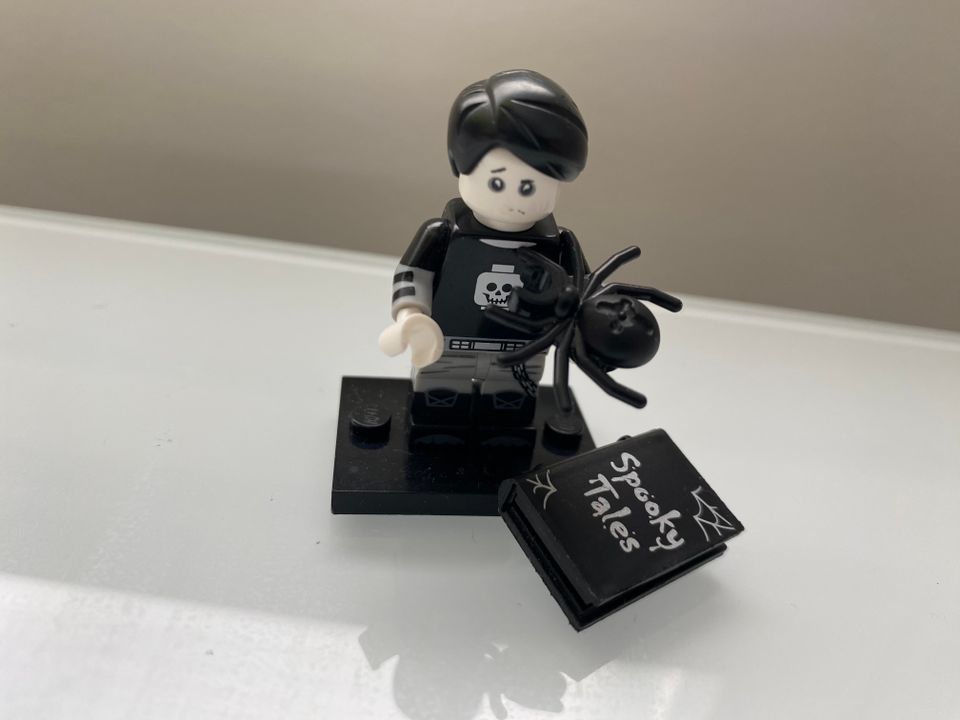 Lego Spooky boy figuuri
