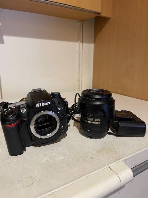Nikon D7000 + objektiivit + varusteet