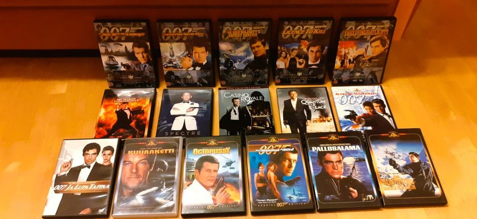 Dvd-leffoja kasa 007 James Bond