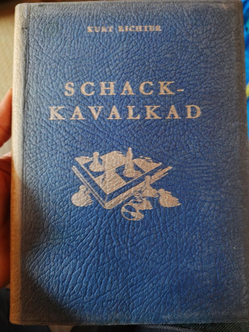 Ruotsinkielinen vanha shakki kirja 1950 luvulta.