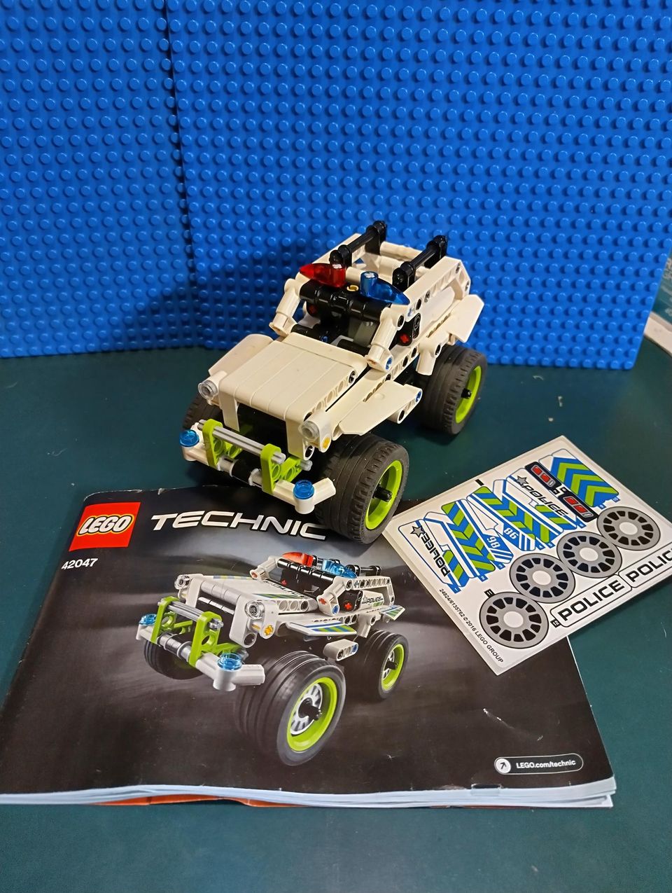 Lego 42047, Technic - Poliisi jeeppi