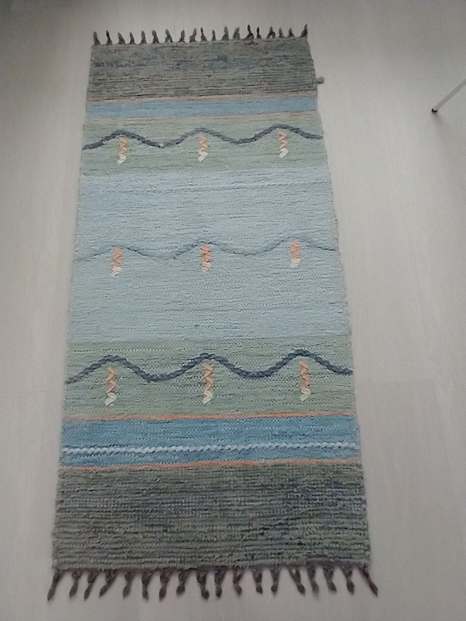 Käsin kudottu matto 142 x 66 cm