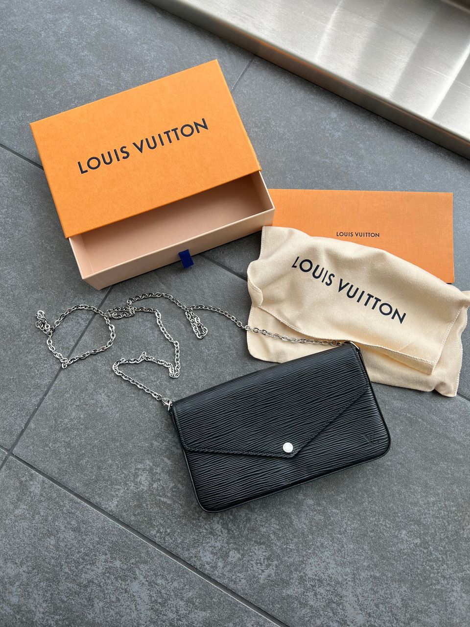 Louis Vuitton Felicie Gm Epi Noir laukku